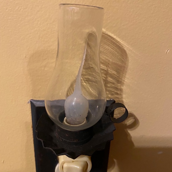 New Colonial “Oil Lamp” Lantern Night Light